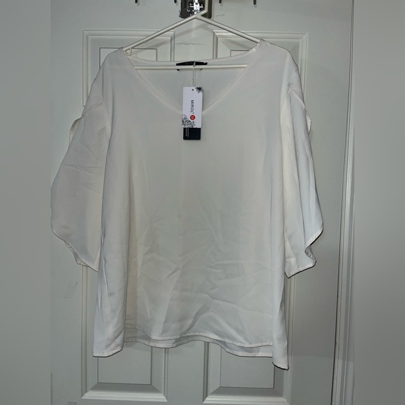 Reseller Bundle Box 5 total Pieces (4 NWT!+ 1 preloved) Closet Cleanout - Picture 2 of 15